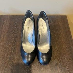 Tahari Shoes